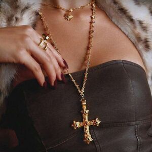 Vintage Cross Necklace Q213